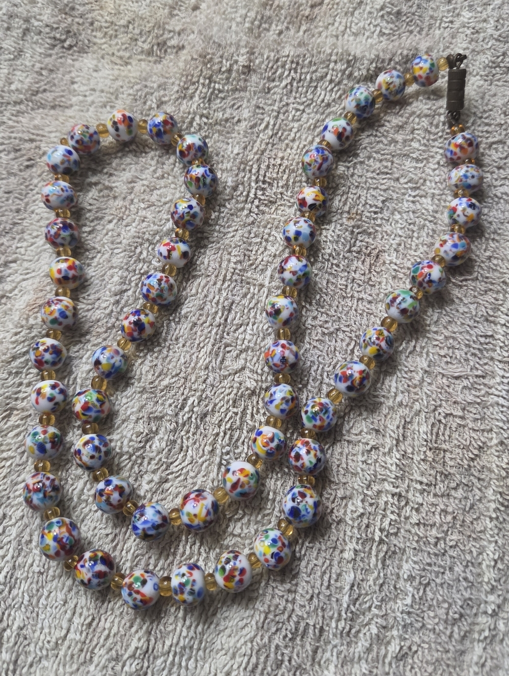 Fot @tu_bella Vintage Venetian Confetti Glass Bead Necklace